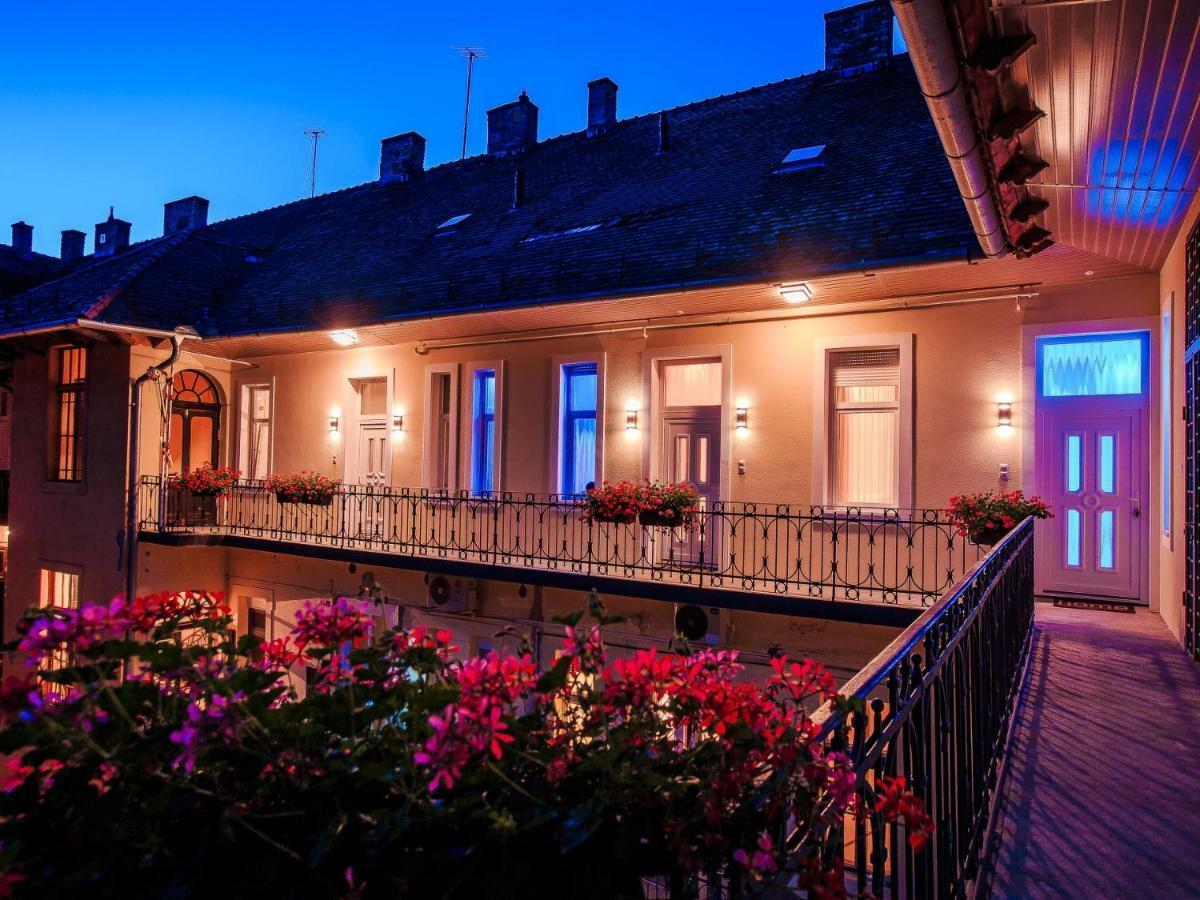 Luxury Smart Apartments Szeged Eksteriør bilde